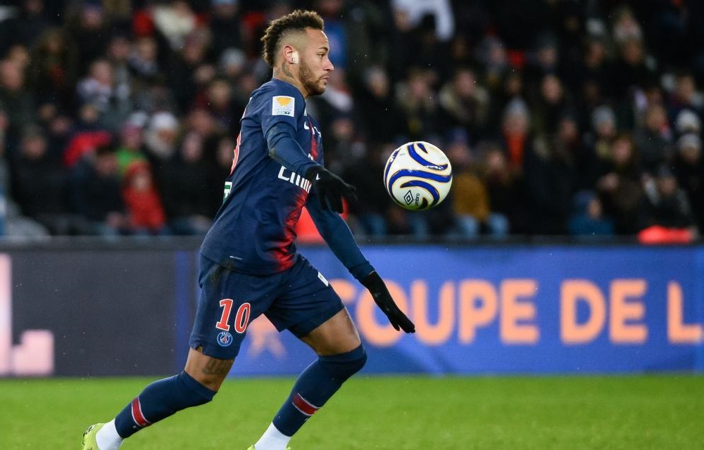 内马尔梅西c罗踢足球过人怎么练,足球梅西过人技巧小学生教学