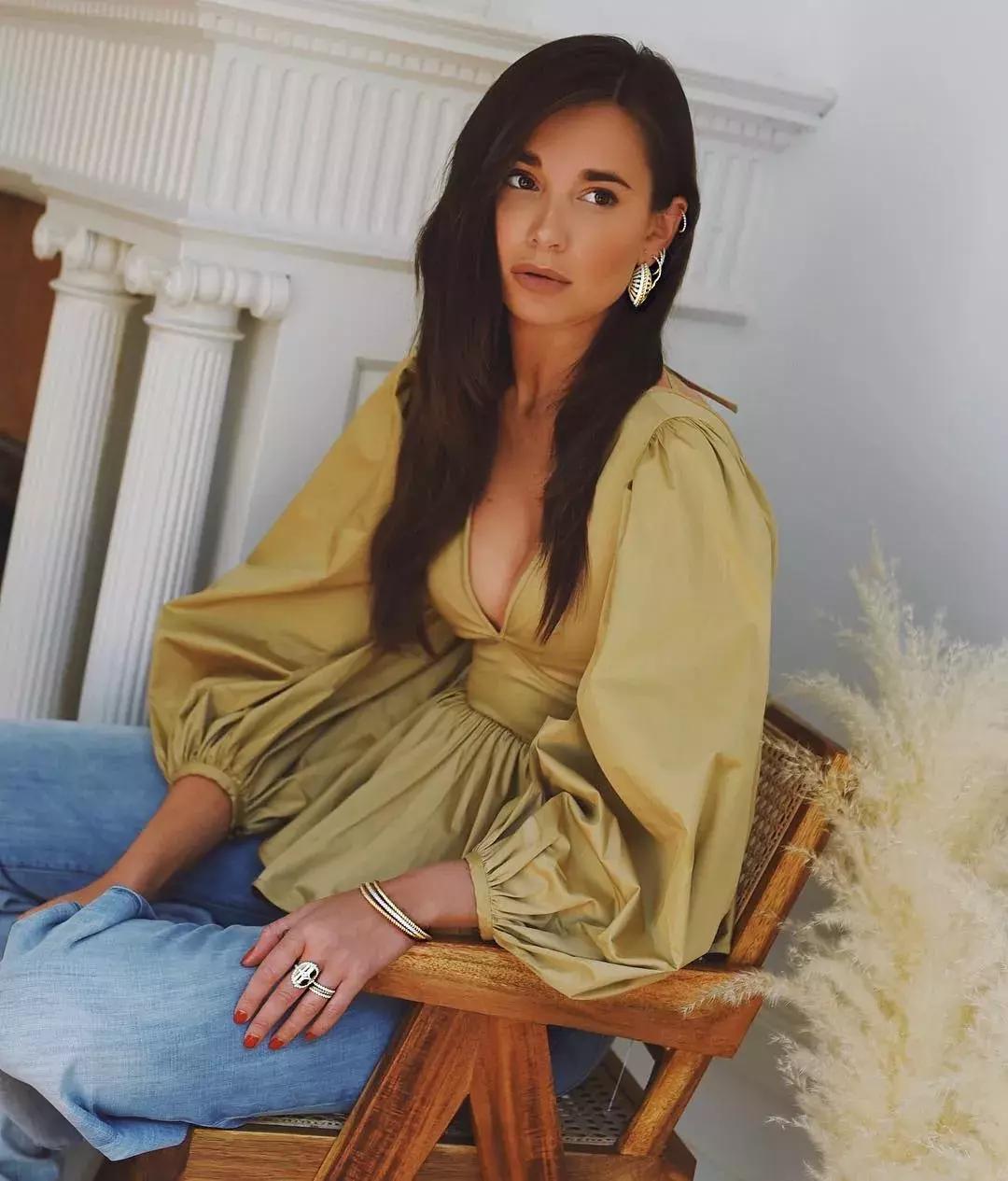 不白、不高、没背景的女孩，如何做到一条ins卖19万？