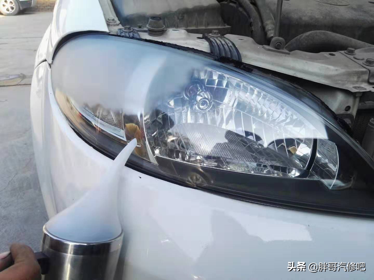 上海汽车大灯漏水去哪里修,大灯发黄了怎么处理