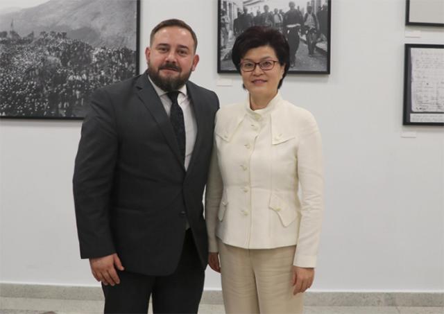 罗马尼亚大使馆姜瑜,姜瑜驻罗马尼亚大使馆