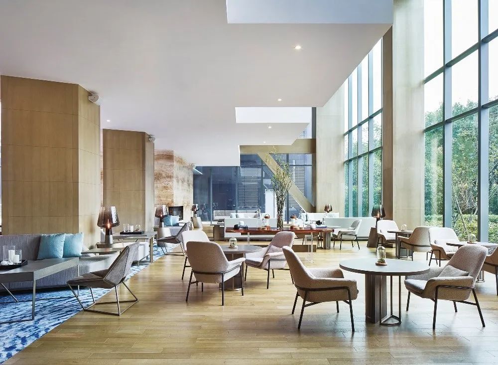 夜游盛世钱塘，赏绚烂灯光秀，打卡杭州钱江新城万豪酒店