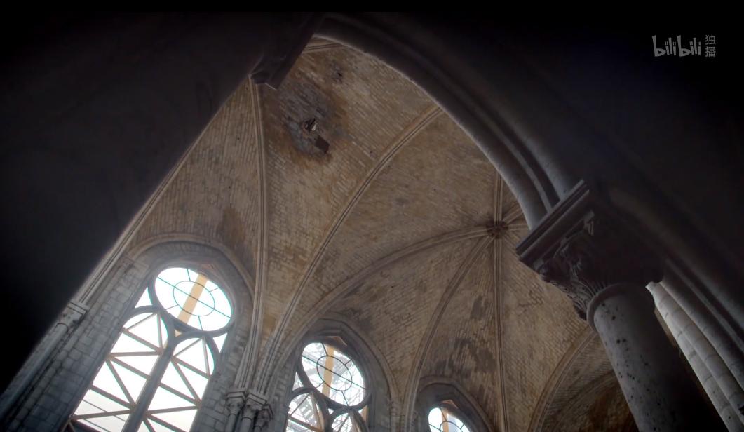 被大火烧毁的法国建筑,法国地标建筑着火