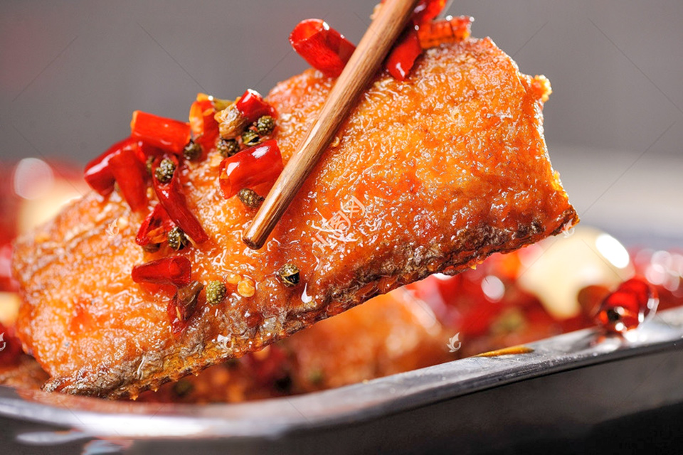 炖鱼放什么提鲜去腥好吃,炖鱼放什么料调味好吃窍门