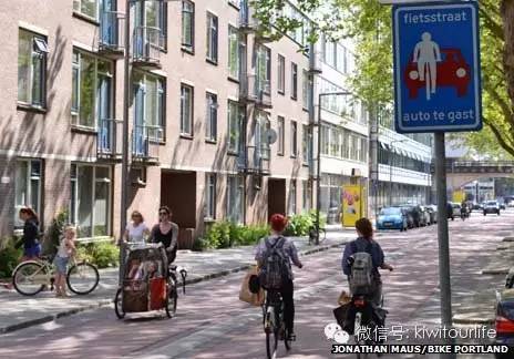 荷兰人为什么爱骑自行车 (荷兰什么时候骑自行车最好)