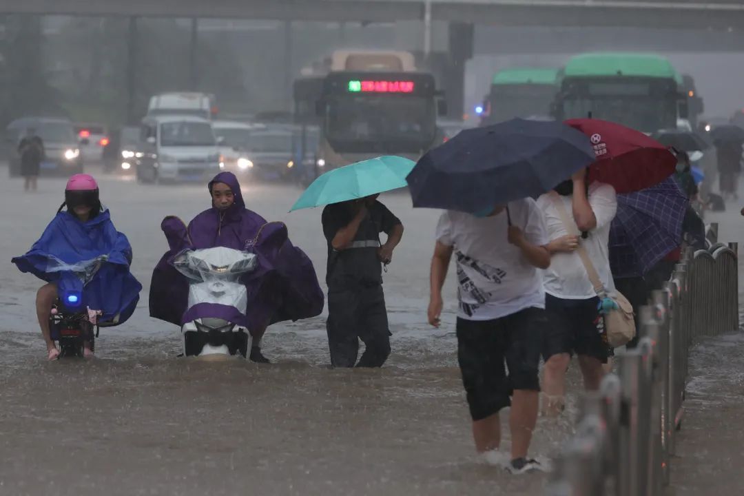 河南大暴雨致302人遇难详情,河南遭遇特大暴雨保险公司赔吗