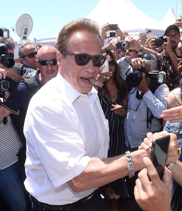 吸烟对身体有害为什么还要卖烟,吸烟有害为什么还要贩卖香烟