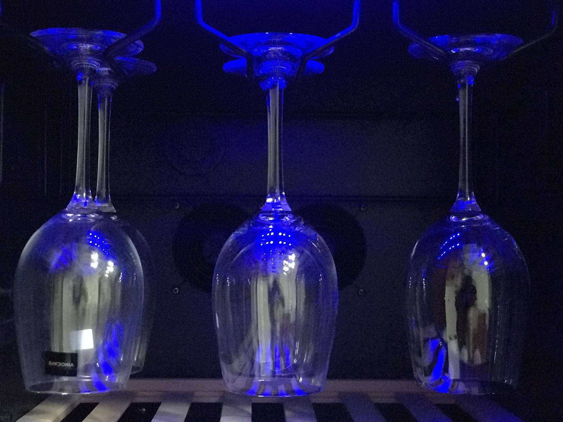 维诺卡夫cwc168a恒温酒柜,维诺卡夫独立式红酒柜怎么调温度