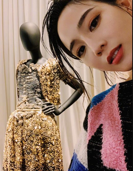 39岁安妮海瑟薇素颜,安妮海瑟薇脸上的皱纹