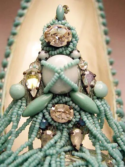 高跟鞋的前世,高跟鞋的前世故事