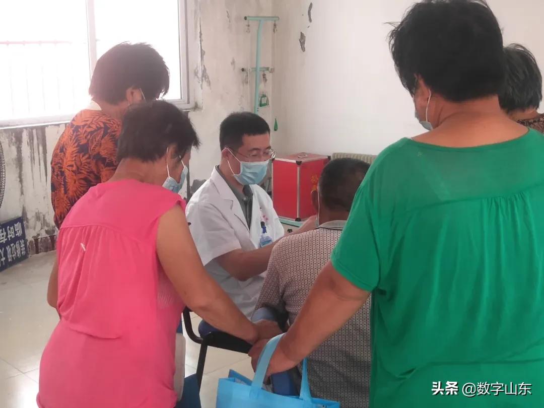 查体车开进村，医生找上门！莱西市市立医院开展“走百村进万家”健康义诊活动