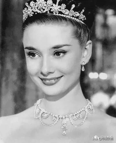 经历战乱，流产多次，嫁给3个男人，她永远是人间最美的天使！