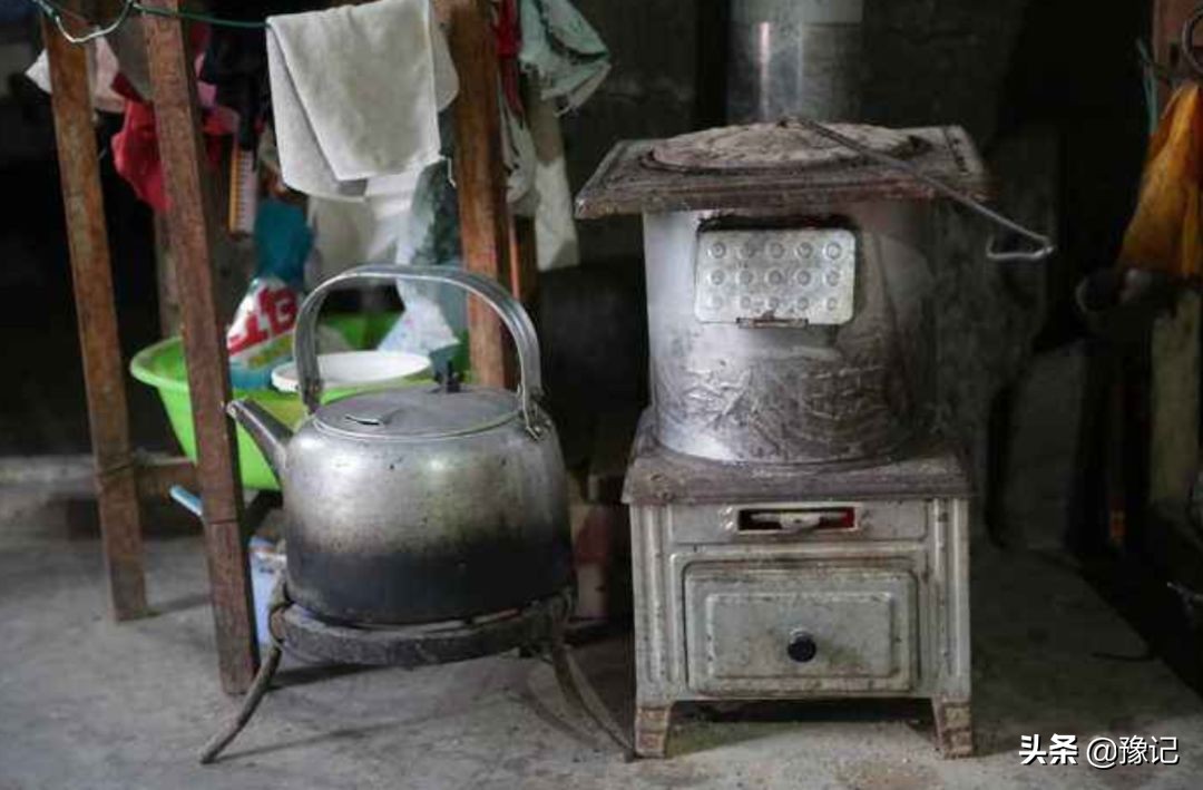 重温30年的农村生活看了不许流泪,40年前的农村就是这个样子