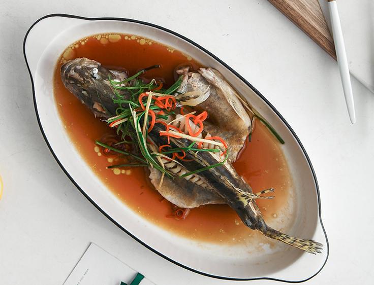 清蒸鱼的正确方法和用法,清蒸鱼鱼肉又老又腥一招教你搞定