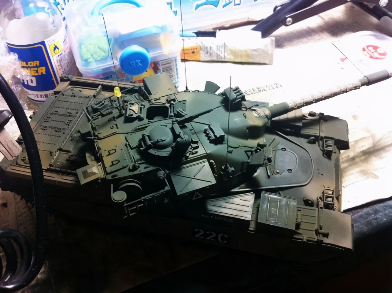 如何做一辆逼真的坦克模型？这些步骤必不可少，连餐巾纸都有奇效