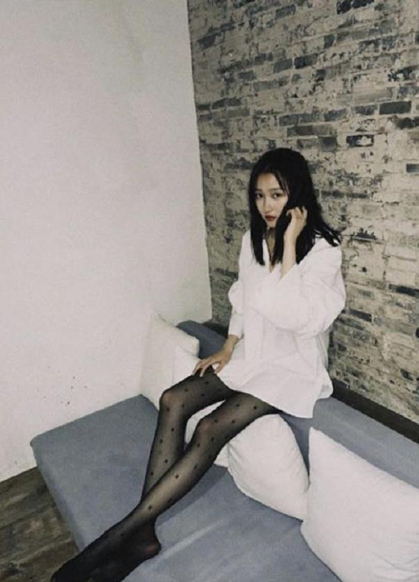 关晓彤晒甜美自拍极光之恋,关晓彤晒男友视觉美照