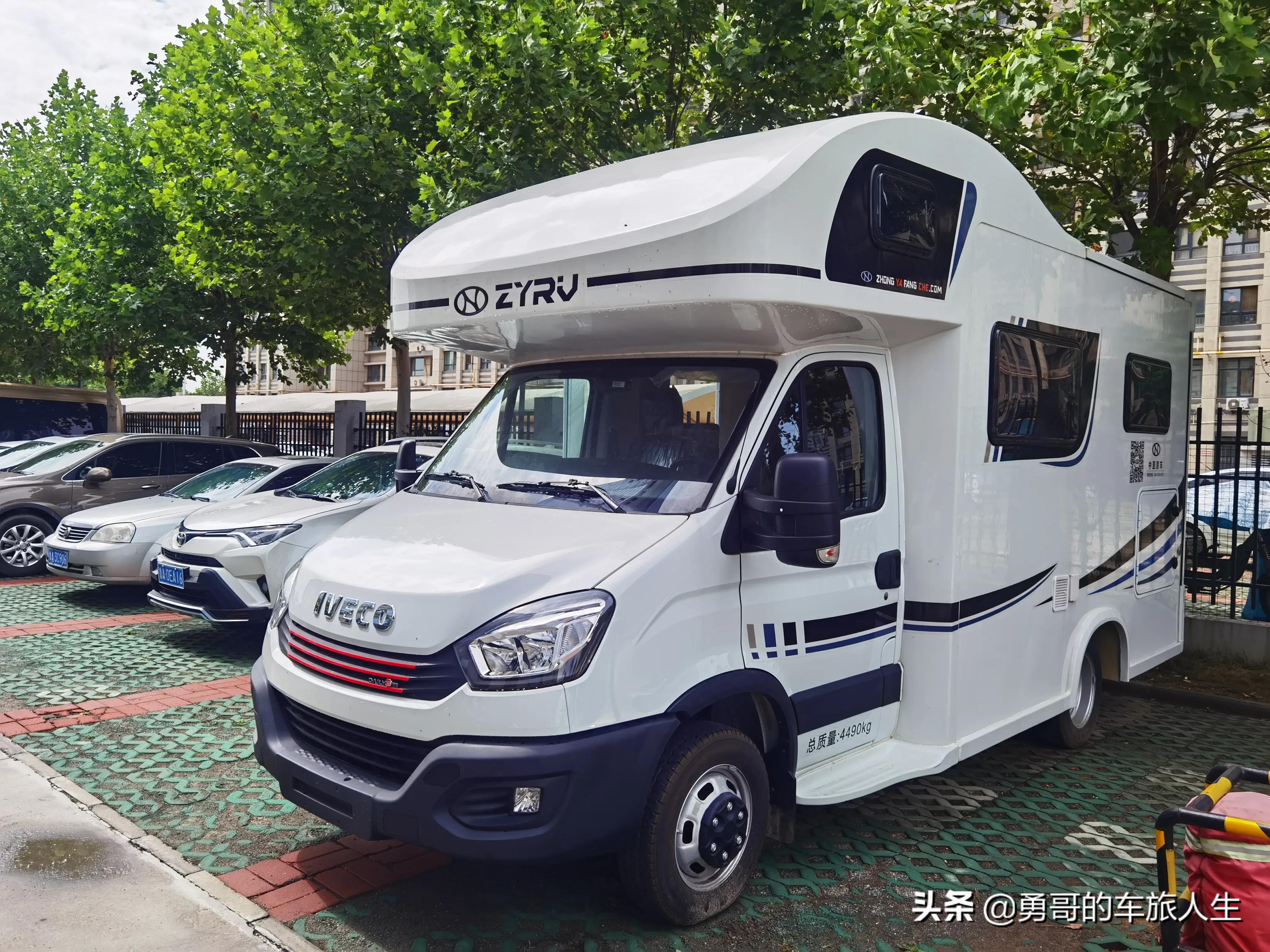 依维柯b型6座房车最新款价格多少,国六进口6.5吨依维柯房车无拓展