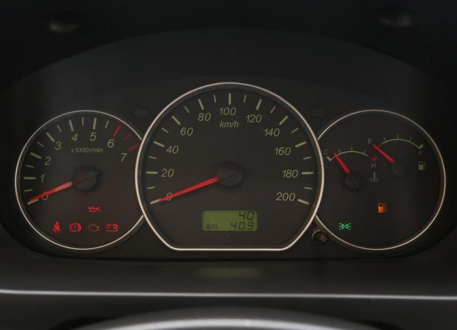 新款五菱宏光优点与缺点,拉货神车五菱宏光