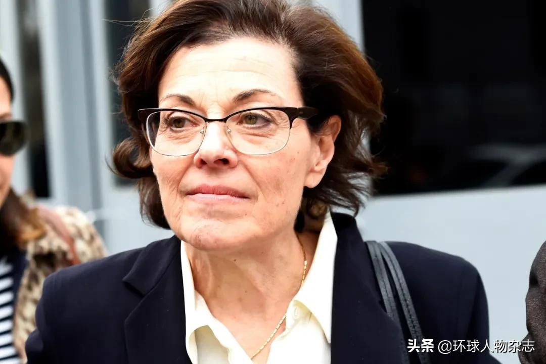 *脑洗**、性买卖、捞钱，美国女护士创“性*教邪**”，信徒多为富翁名流