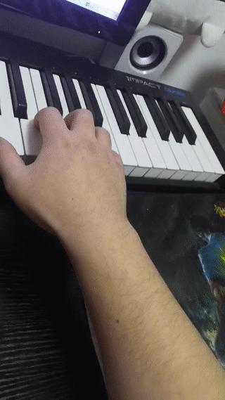 手小怎么弹八度,双八度怎么弹初学者