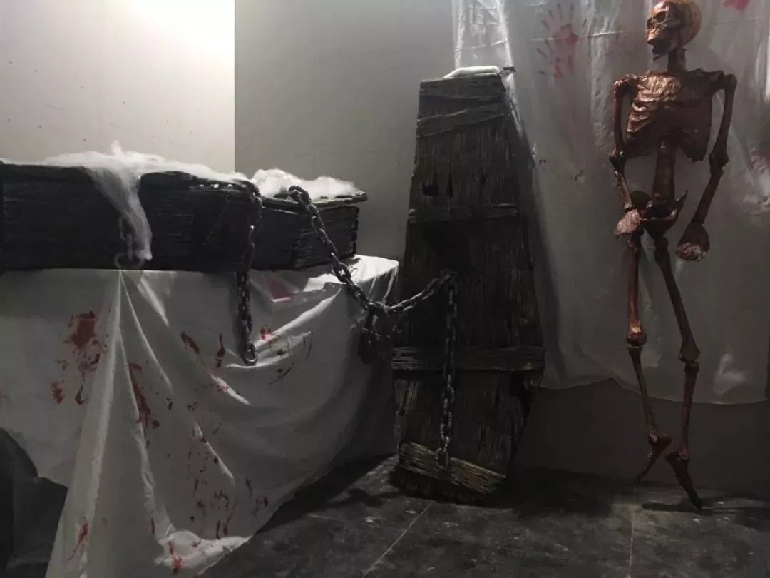 世界恐怖鬼屋藤井病院空降魔都,苏州长藤鬼校鬼屋实拍