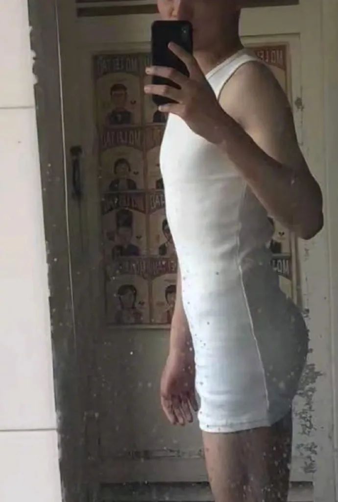 “网上买了件*男猛**T恤后?”哈哈哈哈快停止散发你的魅力吧