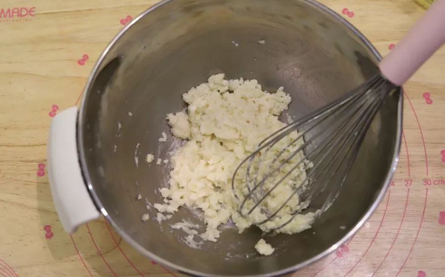 奶油鲜花蛋糕图片,鲜花奶油生日蛋糕