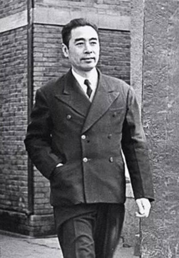 1946年，叶挺在黑茶山罹难身亡，周恩来：肯定有人搞鬼