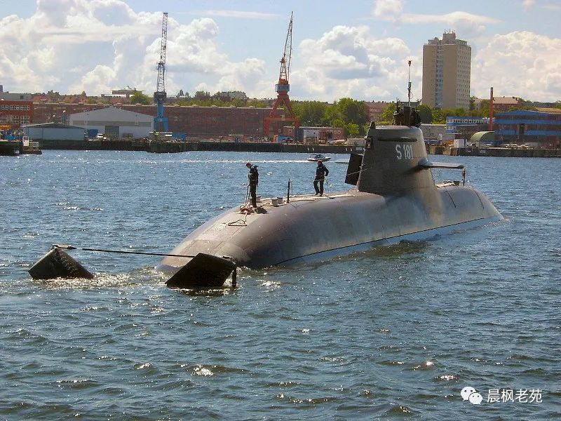 苍龙级潜艇指挥塔高度,潜艇指挥塔内部