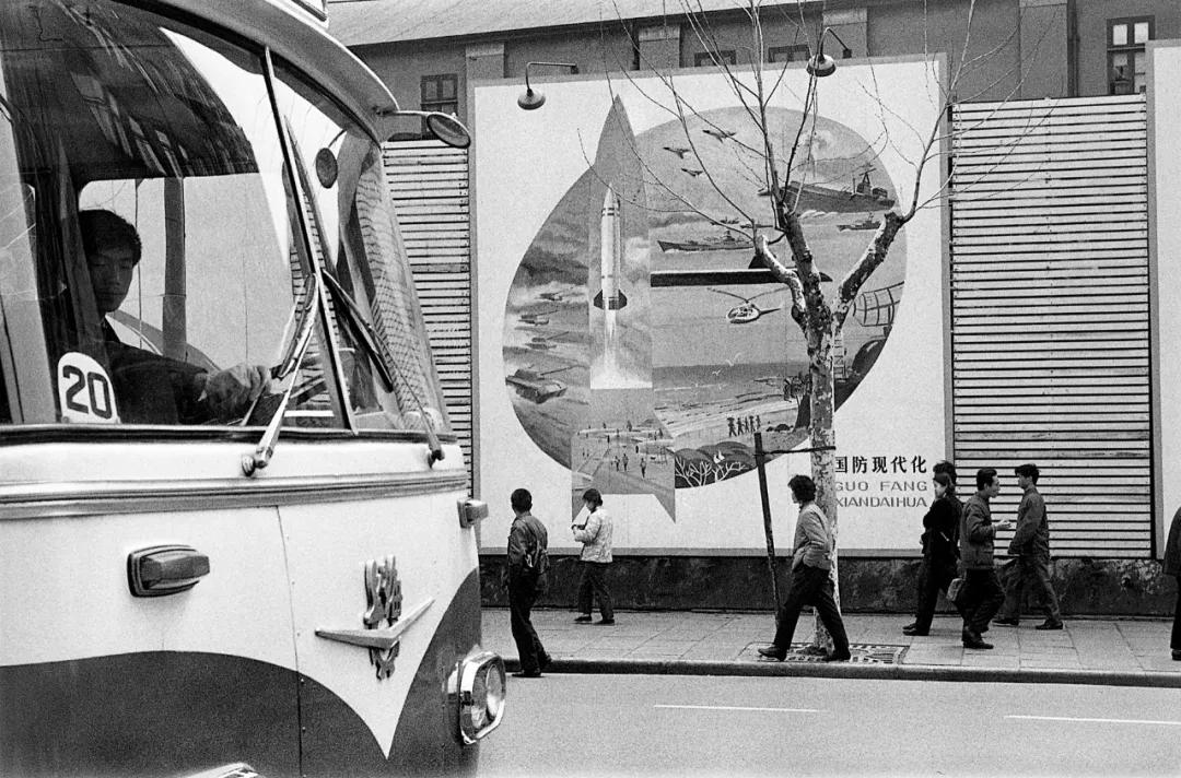 美国b-2轰炸机驾驶舱里面有什么,美国b-2轰炸机隐身视频