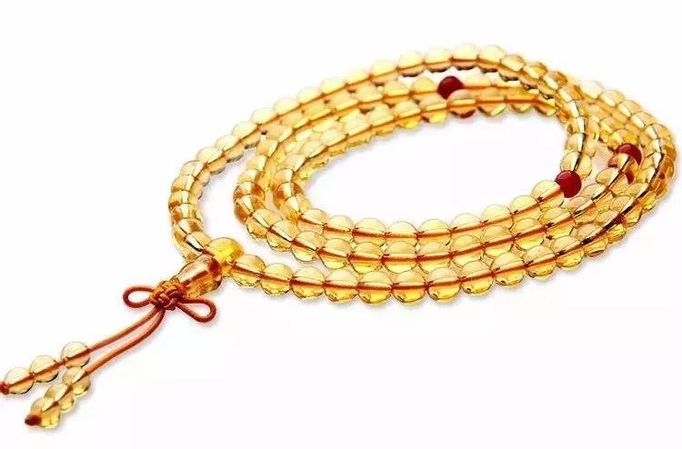 命里金字多的人本命年戴什么护身,右手带银有什么讲究