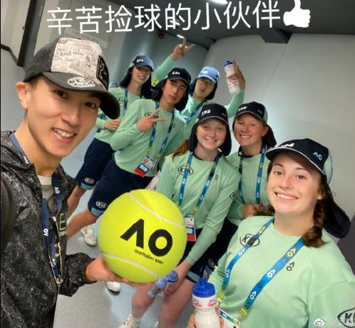 吴尊父子帅照片,吴尊neinei姐弟不偏心