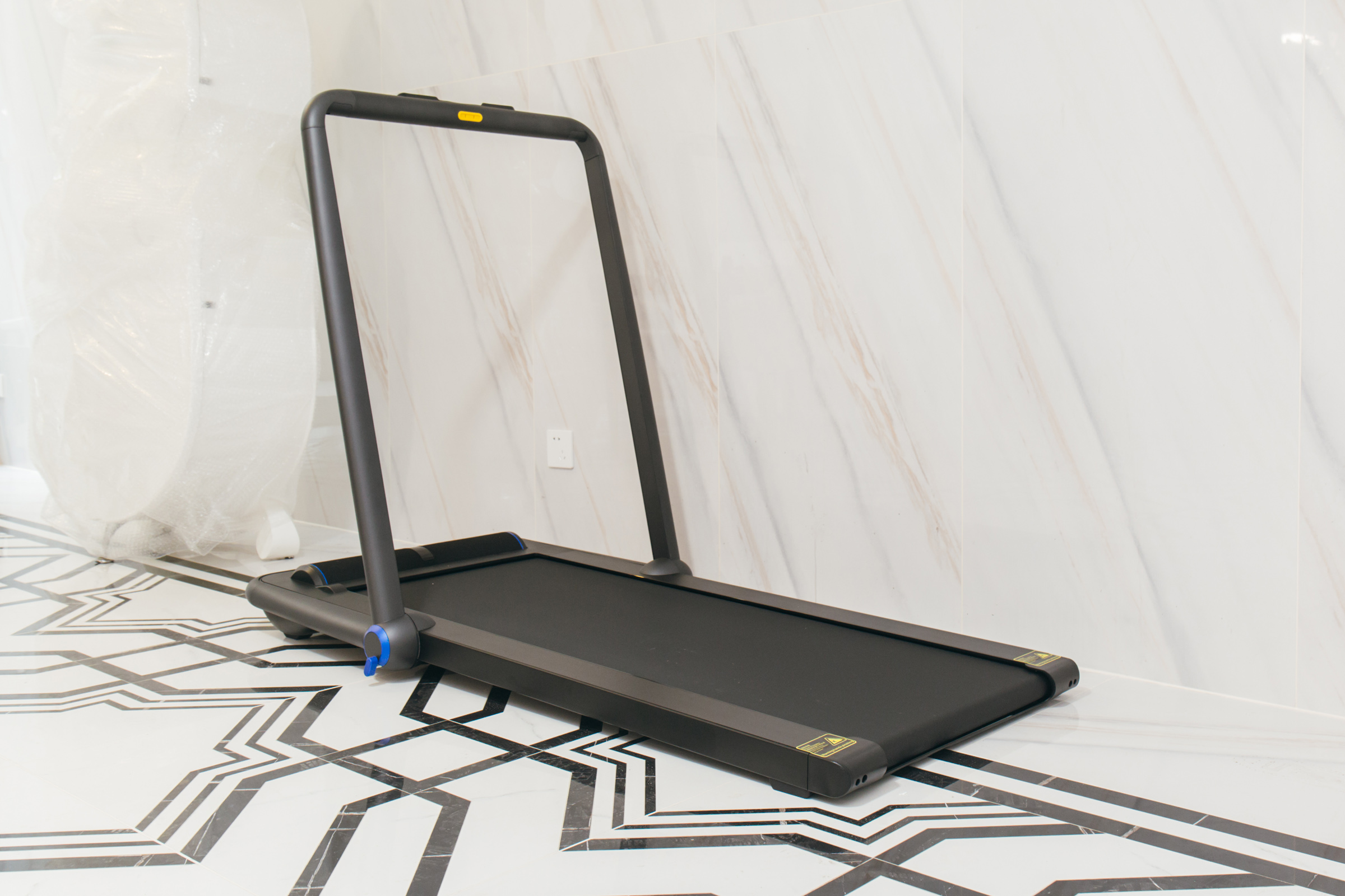 灏忛噾鏅鸿兘鎶樺彔璺戞鏈簁12pro,濂崇敓蹇箰鍚戝墠鍐茶窇姝ユ満