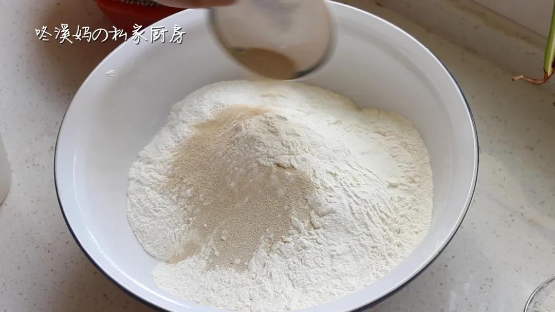 全民热爱的小笼包，肉馅浓香，皮不塌陷的秘密就在这个视频里