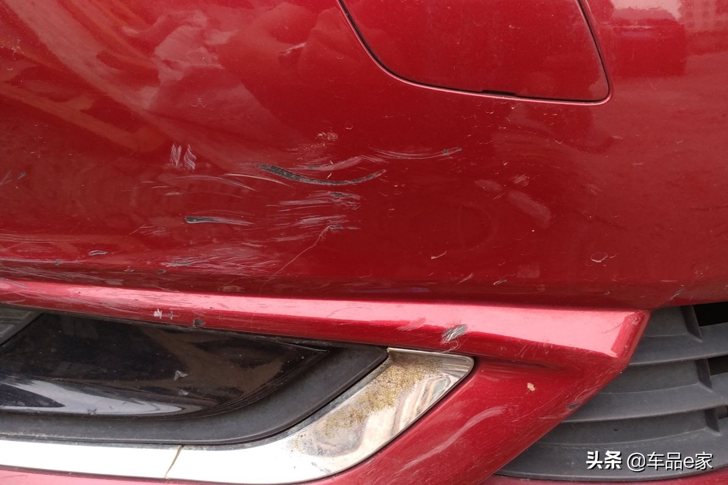 车身有小划痕不理会怎么样,车身上的划痕有必要在意吗