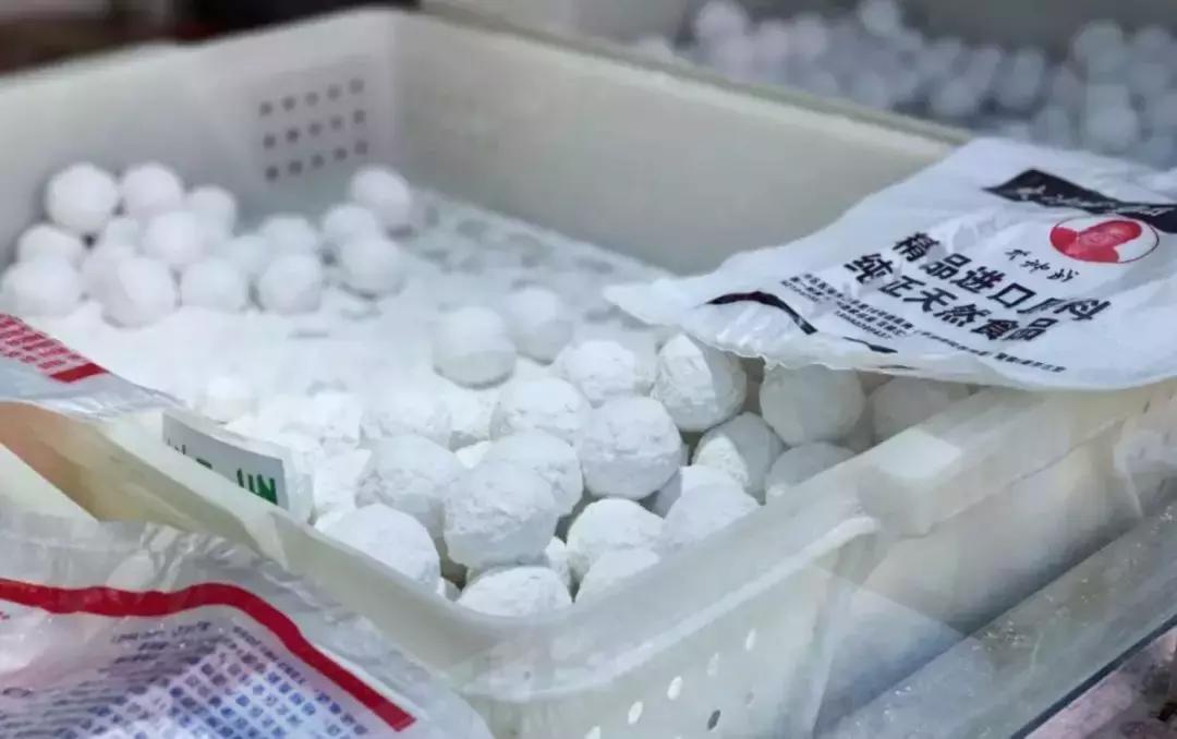 天津特色美食天津煎饼果子 (天津风味小吃三绝)