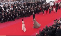 花百万走上红毯,戴安娜王妃红毯