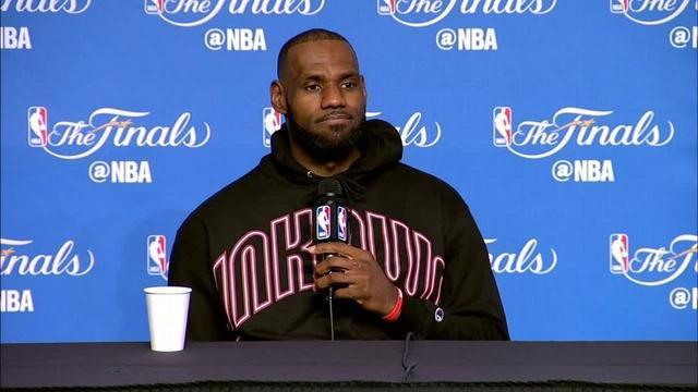 nba暖心时刻詹姆斯莱昂纳德,詹姆斯选莱昂纳德2020