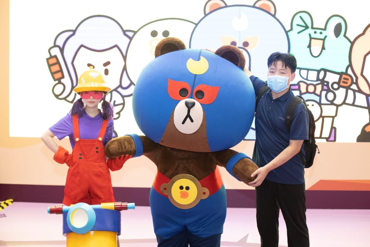 七夕来临，荒野乱斗把上海大悦城包了，还举办了线下相亲活动