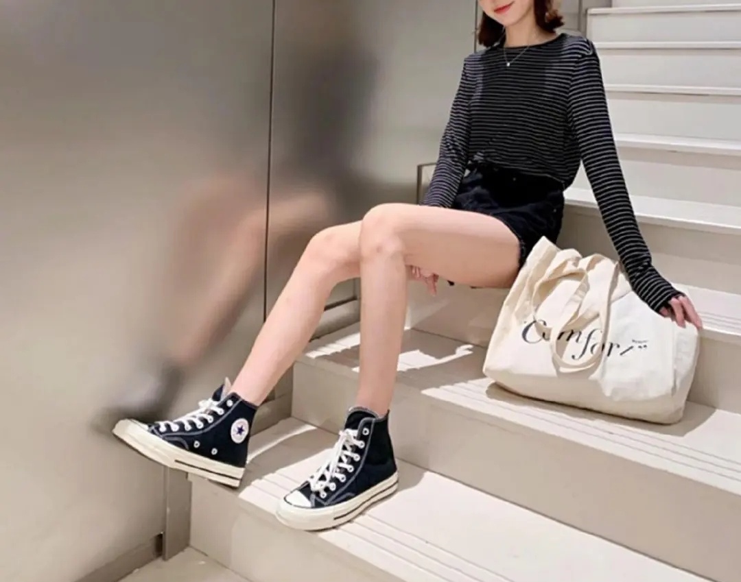 超好看又有少女心的高帮帆布鞋 (秋冬彩色帆布鞋穿搭女2021高级感)