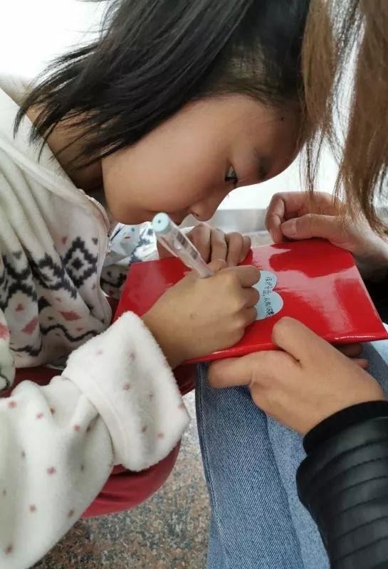 首届“国际医学杯”少儿绘画大赛颁奖典礼成功举办