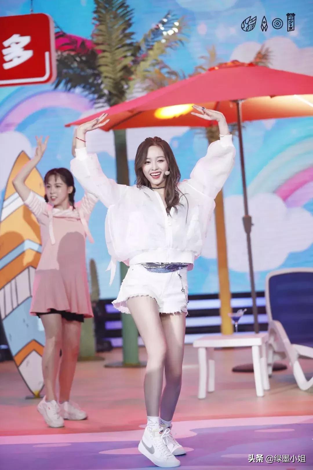 欧阳娜娜鞋子匡威同款,欧阳娜娜鞋子同款匡威