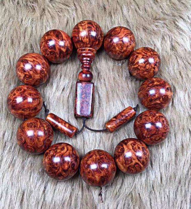 做手串生意去哪里进货合适,喜欢买手串的人什么心理