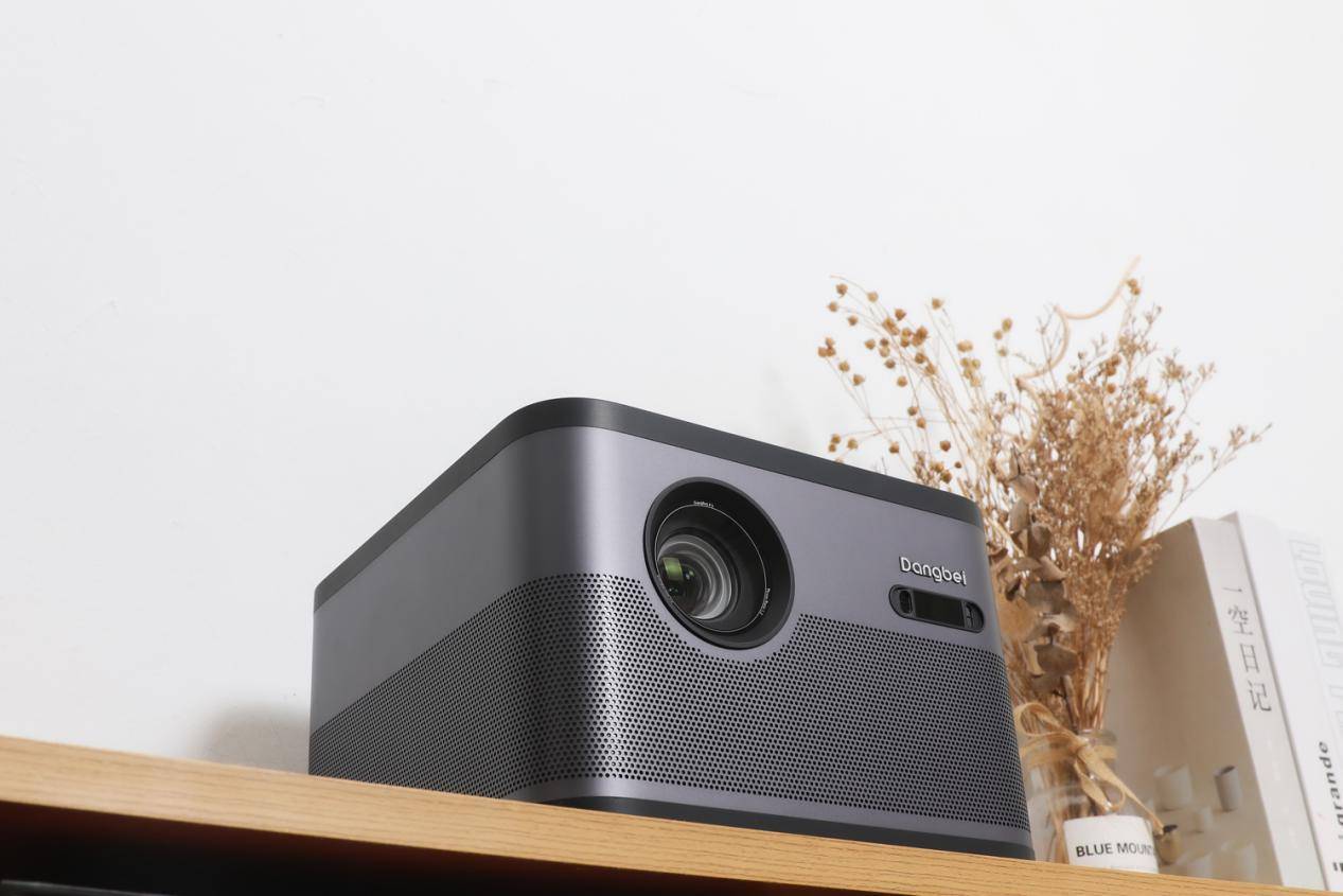 萌新扫盲贴:家用投影仪与商务投影仪的区别在那,别傻傻分不清