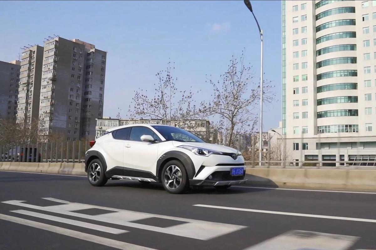 丰田c-hr测试视频,丰田c-hr能上绿牌吗