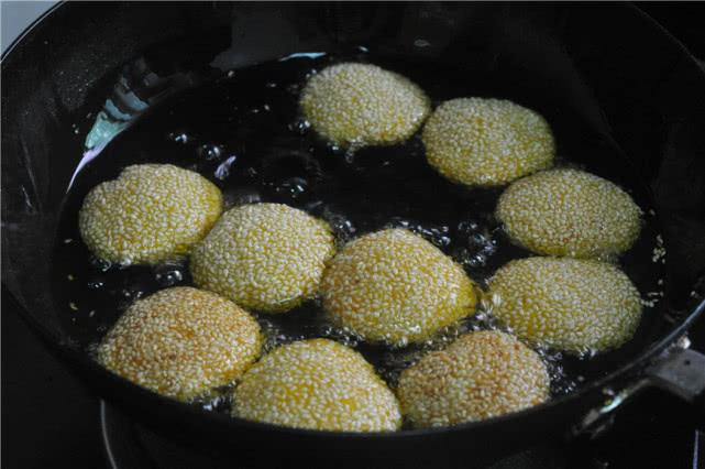 南瓜饼如何做才能酥脆,南瓜饼怎么做可以一直保持酥脆