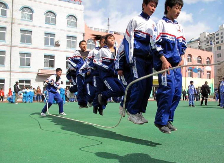 体育老师跑步有多快,体考1千米跑步的技巧