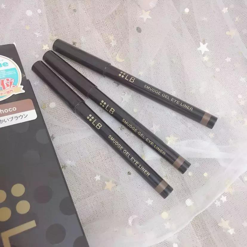 极细眼线笔测评变大熊猫眼,不掉色不晕妆的眼线笔推荐