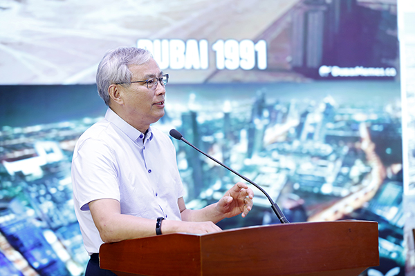 诺贝尔经济学奖菲尔普斯,科斯被授予诺贝尔经济学奖