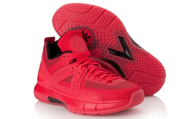 韦德新战靴竟致敬科比,韦德最后一个赛季上脚球鞋