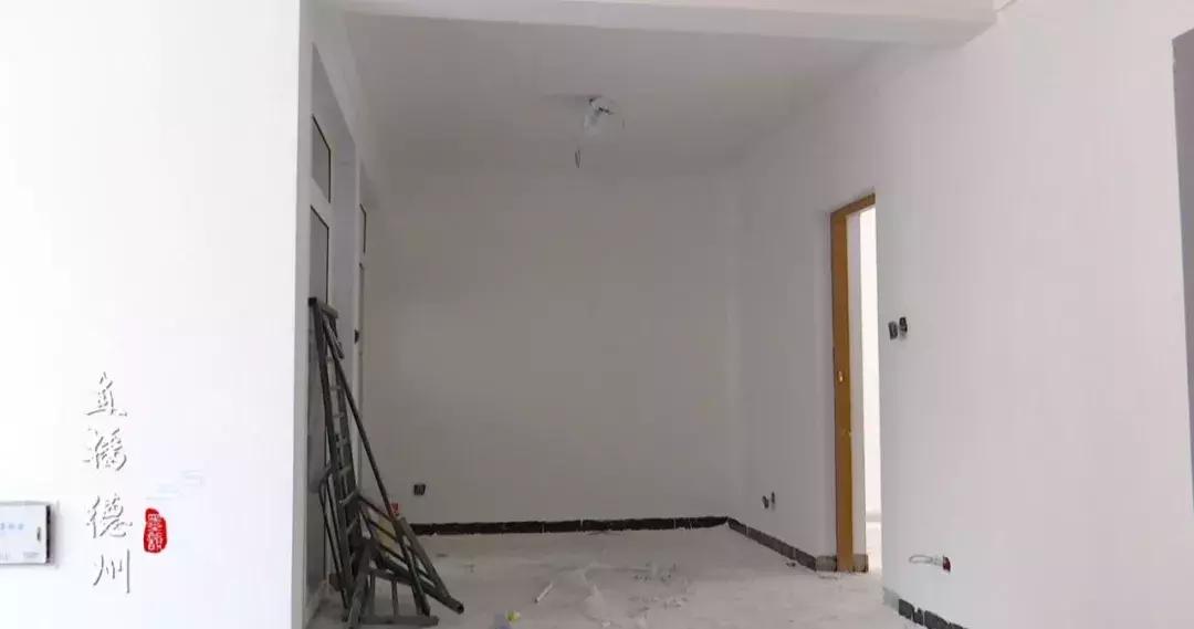 陶瓷大市场商户出售假冒“立邦乳胶漆”，德城区市场监管局今已介入